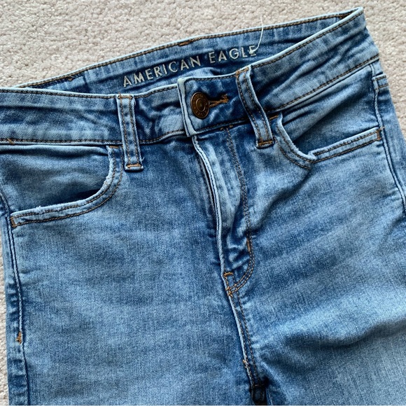 American Eagle | Next Level Stretch Hi-Rise Jeggings | SIZE 2 - Picture 4 of 10